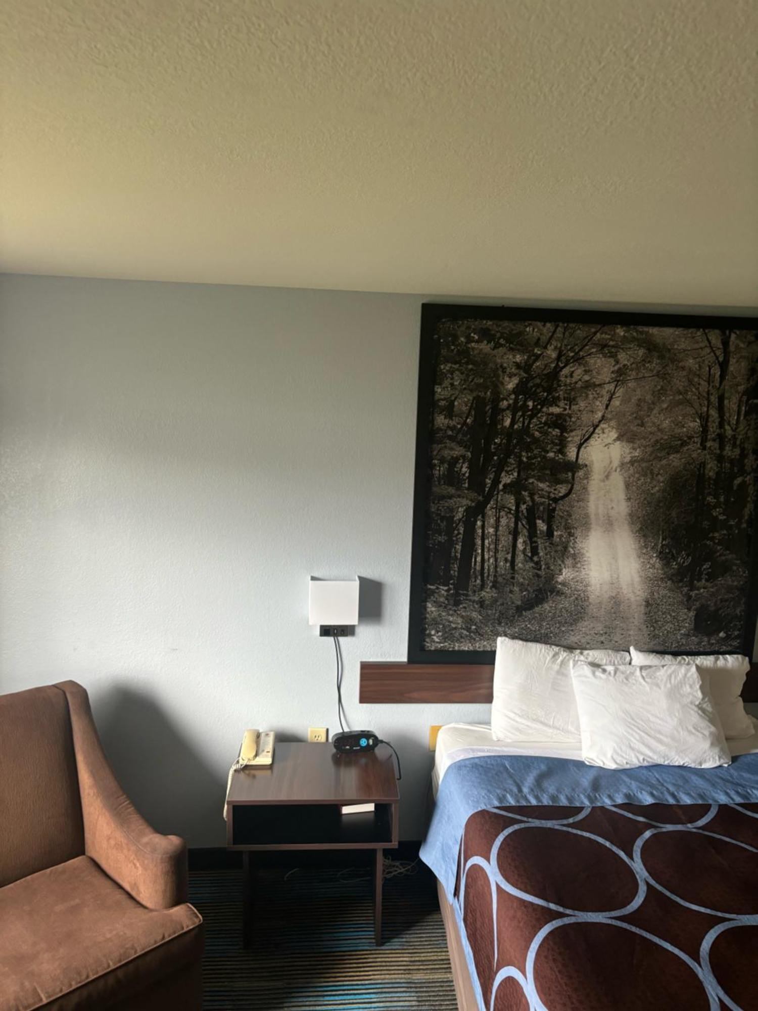 Super 8 By Wyndham Escanaba Dış mekan fotoğraf